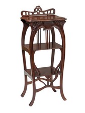 Tavola di legno in stile